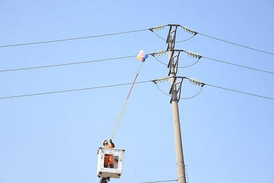 EVNHANOI khuyến cáo an toàn hành lang lưới điện