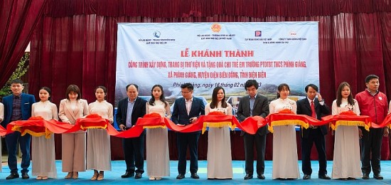 Tập đoàn Xăng dầu Việt Nam hỗ trợ 500 triệu đồng xây dựng trường học tại tỉnh Điện Biên