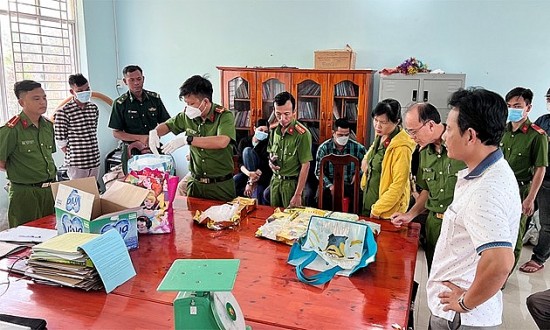 An Giang: Bắt 2 đối tượng trong vụ vận chuyển 18,6kg ma tuý từ Campuchia về Việt Nam