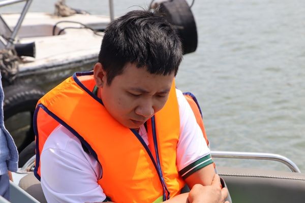 Khởi tố lái thuyền chở 12 hành khách lật trên sông Đồng Nai
