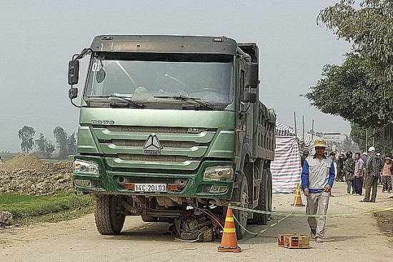 Vụ tai nạn khiến ba mẹ con tử vong ở Nghệ An: Lời khai của tài xế xe tải