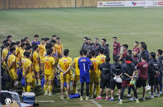 HLV Troussier loại 13 cầu thủ ra khỏi U23 Việt Nam sau giai đoạn 1