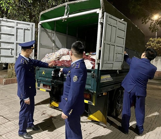 Thái Nguyên: Phát hiện và tiêu hủy gần 4 tấn thực phẩm "bẩn"