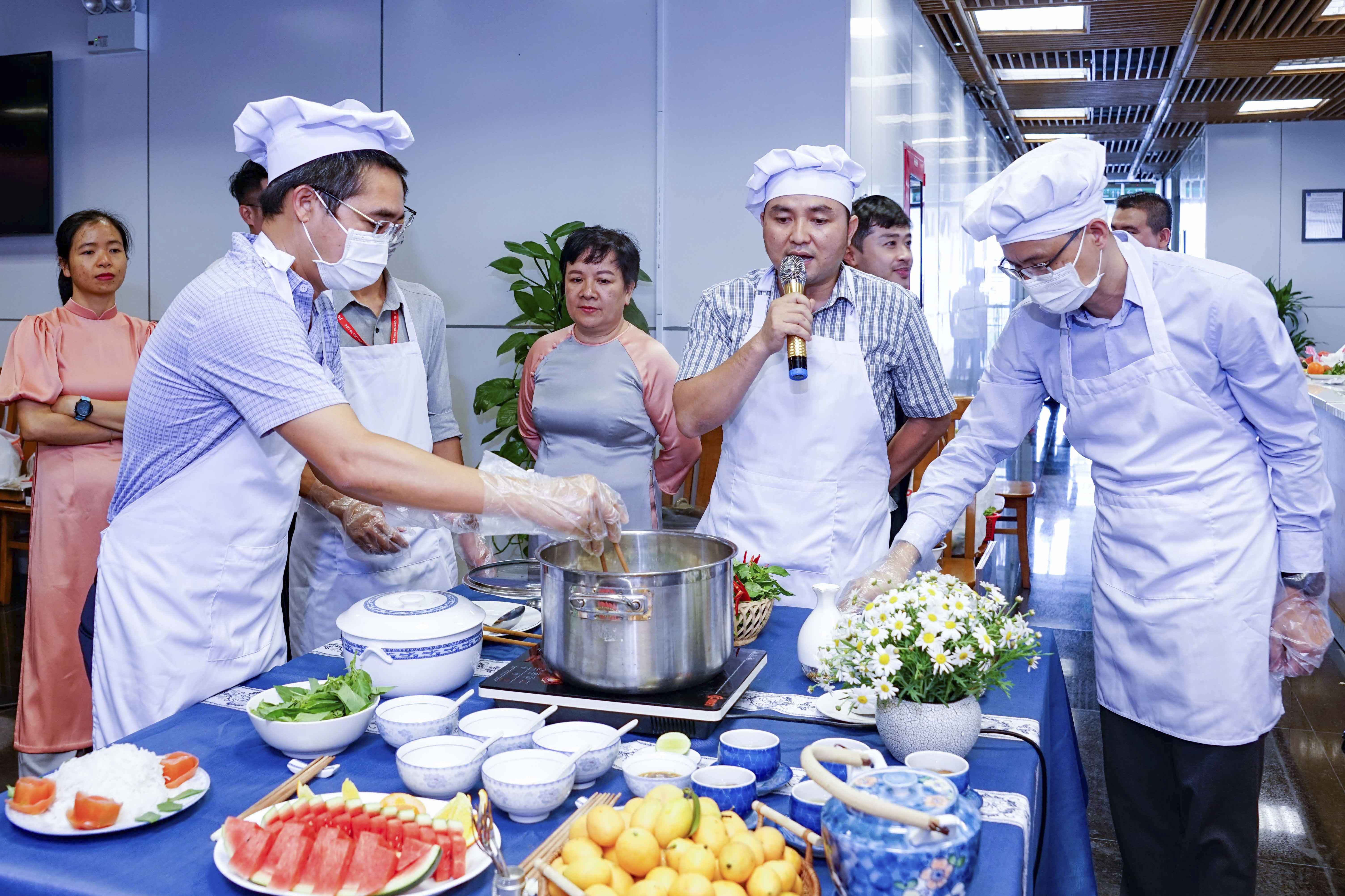 Công đoàn Cơ quan điều hành (CQĐH) PV GAS tổ chức Lễ hội ẩm thực “Khi đàn ông CQĐH vào bếp”