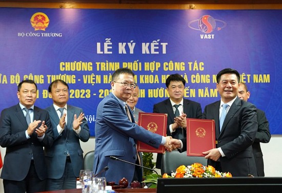 Bộ trưởng Nguyễn Hồng Diên: Tập trung đề xuất giải pháp KH&CN đột phá phát triển các ngành công nghiệp nền tảng