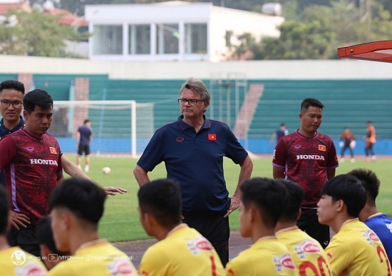 Huấn luyện viên Troussier chốt danh sách đội U23 Việt Nam sang Qatar