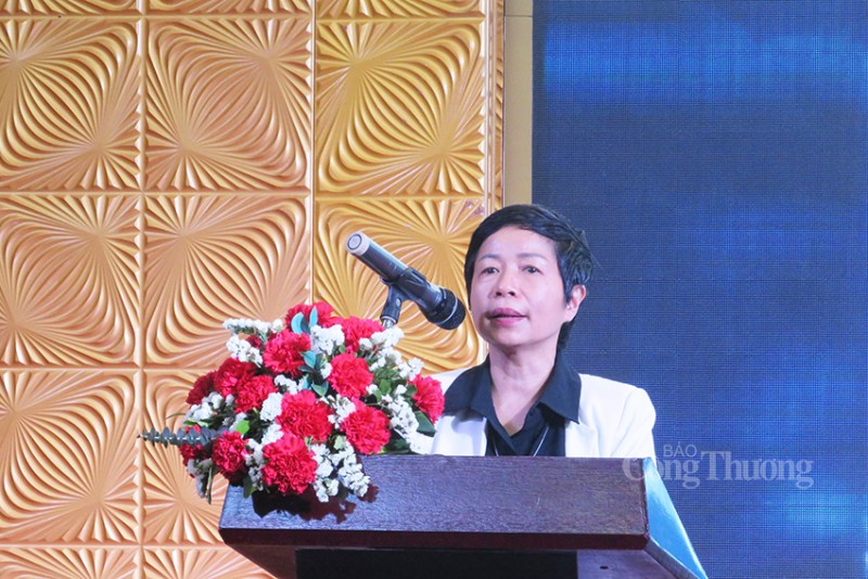 bà Hoàng Thị Thu Hương- Cán bộ Dự án SRECA