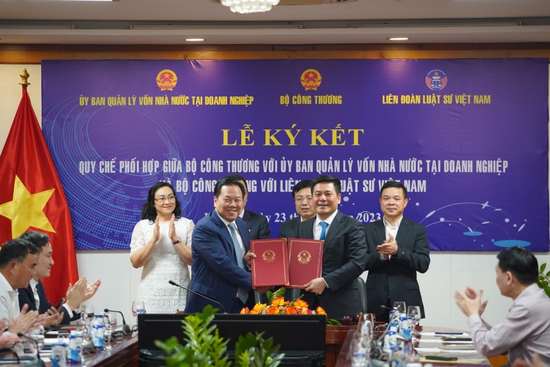 Bộ Công Thương ký kết phối hợp với Ủy ban Quản lý vốn Nhà nước và Liên đoàn Luật sư Việt Nam