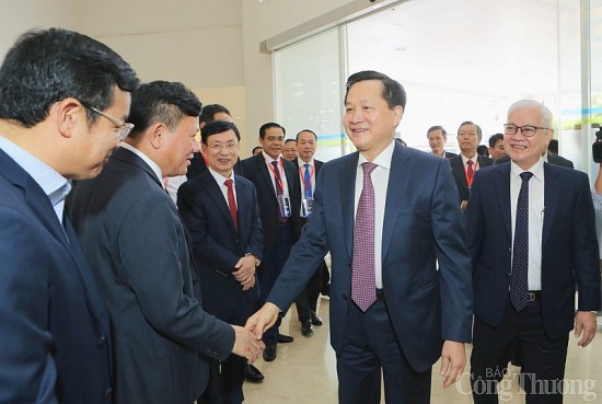 Phó Thủ tướng Lê Minh Khái dự Chương trình "Bình Dương: Khởi động – Kết nối - Phát triển mới"
