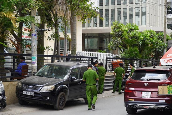 TP. Hồ Chí Minh: Hàng trăm cảnh sát kiểm tra trụ sở công ty tài chính Home Credit và Galaxy