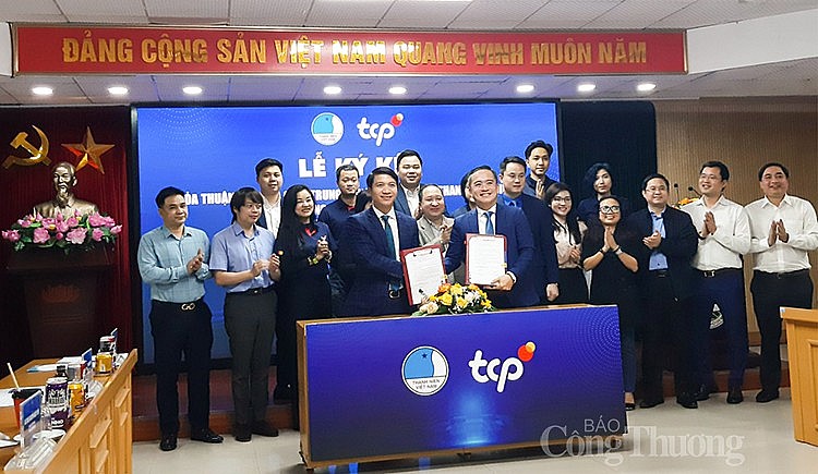 Trung ương Hội Liên hiệp Thanh niên Việt Nam và Công ty TNHH TCP Việt Nam ký kết thỏa thuận hợp tác 