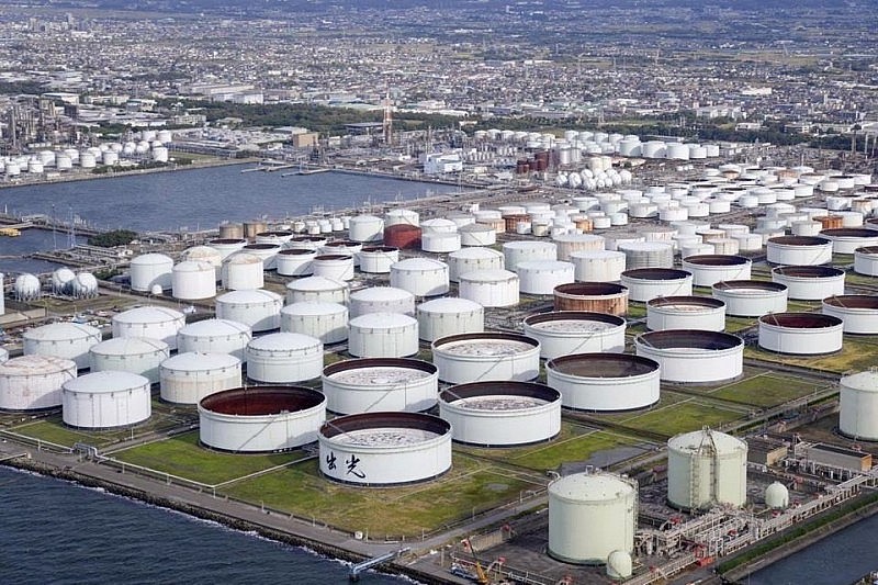 Một nhà máy dầu của Công ty Idemitsu Kosan ở phía đông Tokyo, Nhật Bản (ảnh: Reuters)
