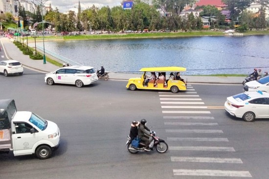 Dịch vụ khai thác xe điện Đà Lạt: Nhiều vấn đề nhưng doanh nghiệp mạnh dạn "xin thêm xe"