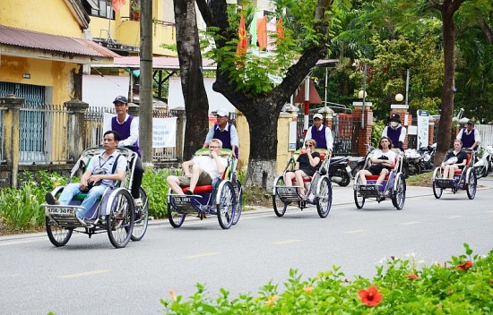 Thừa Thiên Huế: Có nên sử dụng xe xích lô gắn động cơ điện?