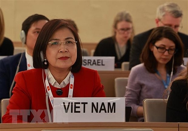 Đại sứ Lê Thị Tuyết Mai, Trưởng Phái đoàn đại diện thường trực Việt Nam bên cạnh LHQ, Tổ chức Thương mại Thế giới và các tổ chức quốc tế khác tại Geneva (Thụy Sĩ) tham gia và phát biểu tại phiên họp. (Ảnh: Nguyễn Tuấn/TTXVN)