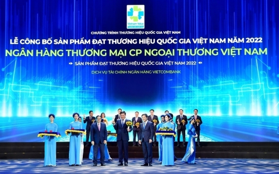 vietcombank xung danh don vi anh hung