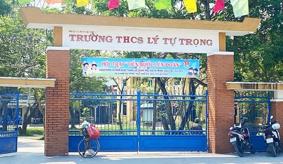 Thừa Thiên Huế: Điều tra nguyên nhân nam sinh lớp 6 tử vong sau xô đẩy với bạn