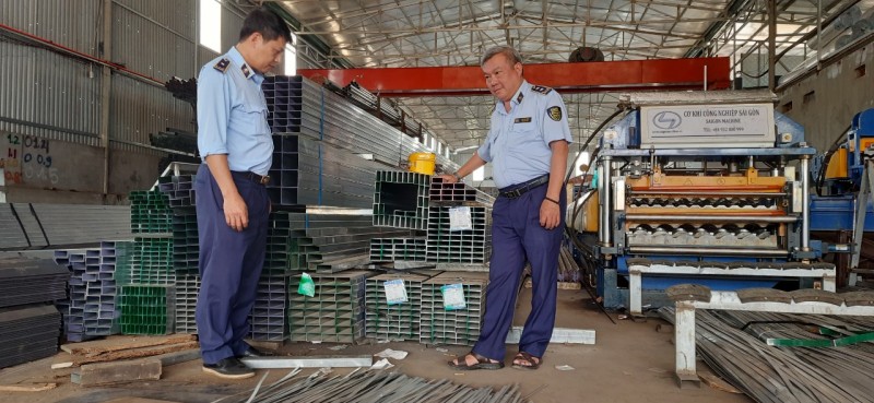 Từ ngày 28/3 đến 3/4, Đội Quản lý thị trường số 2, Cục Quản lý thị trường tỉnh Đắk Nông đã phát hiện 5 vụ kinh doanh hàng hóa là mặt hàng sắt, thép vi phạm về nhãn hàng hóa.