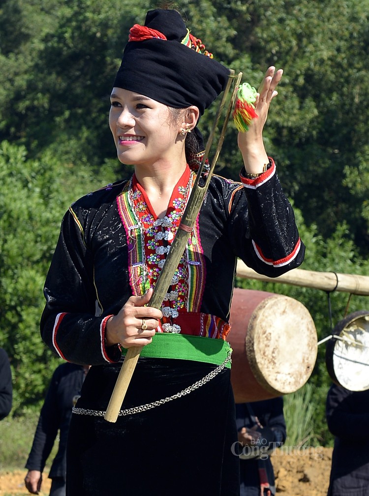10 Trang phục dân tộc Việt Nam nổi bật bởi nét đẹp văn hóa