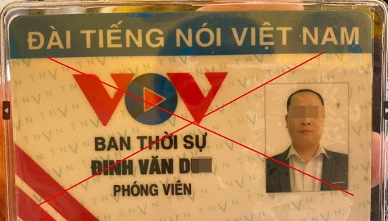 Giả danh phóng viên Đài tiếng nói Việt Nam xin bỏ qua lỗi vi phạm giao thông