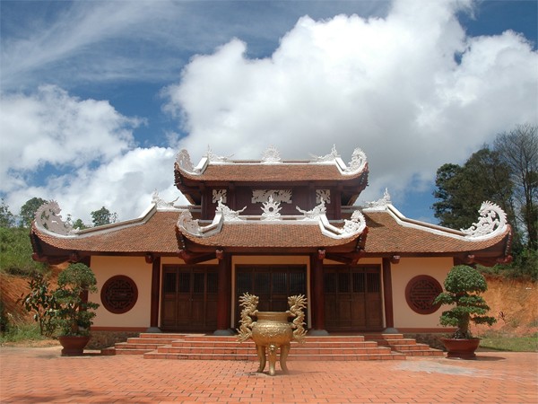 Đền thờ Quốc Tổ Hùng Vương (TP Đà Lạt) 