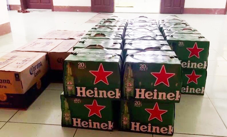 Thừa Thiên Huế: Tạm giữ hàng trăm thùng bia không hoá đơn, chứng từ