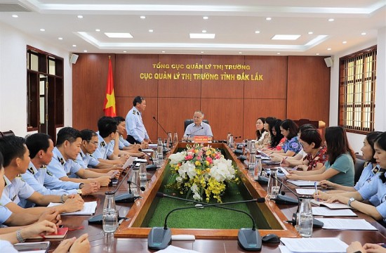 Thứ trưởng Trần Quốc Khánh làm việc với Cục Quản lý thị trường Đắk Lắk