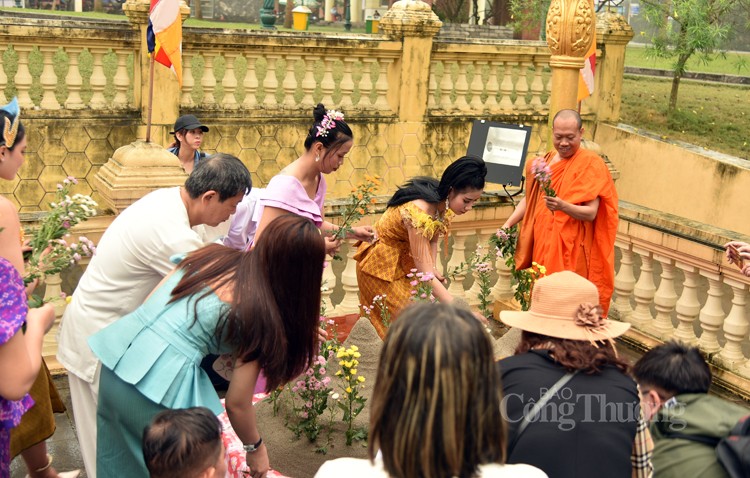 Khám phá Tết Chôl Chnăm Thmây của đồng bào Khmer tại Làng Văn hóa