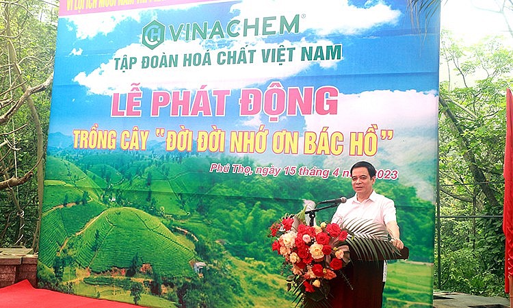Vinachem phát động lễ trồng cây “Đời đời nhớ ơn Bác Hồ” tại Đền Hùng - Phú Thọ