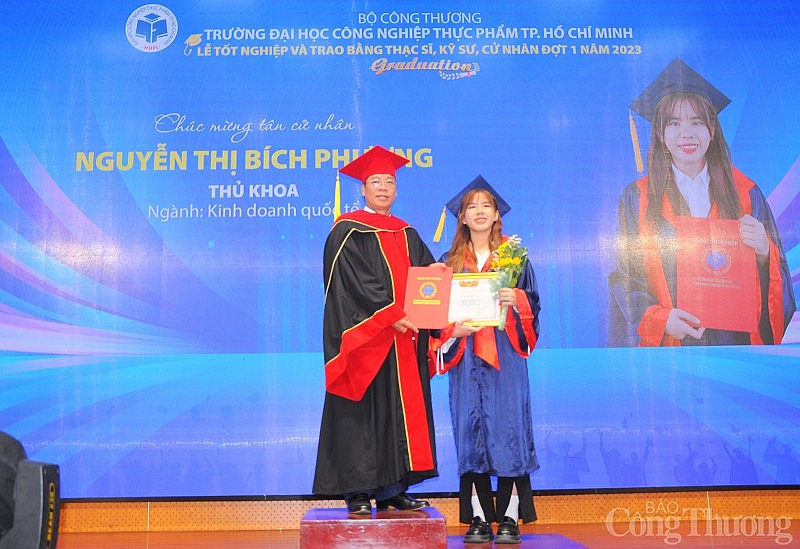 HUFI trao bằng tốt nghiệp cho hơn 2.680 tân thạc sỹ, kỹ sư và cử nhân