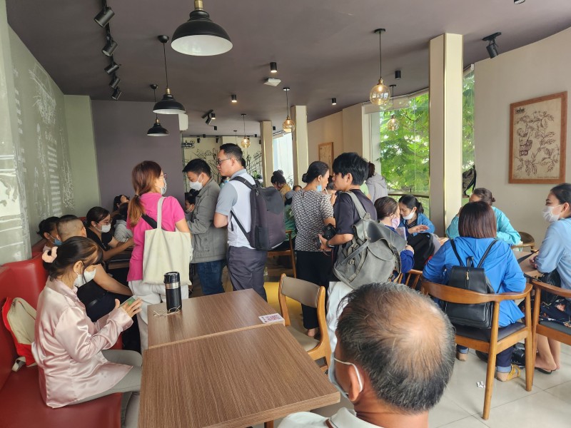 Hơn 100 người đến Công an TP. Hồ Chí Minh tố cáo Ngân hàng SCB và Manulife