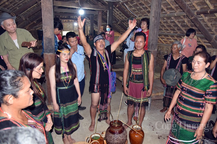 Độc đáo nghi lễ cưới truyền thống của dân tộc M'nông