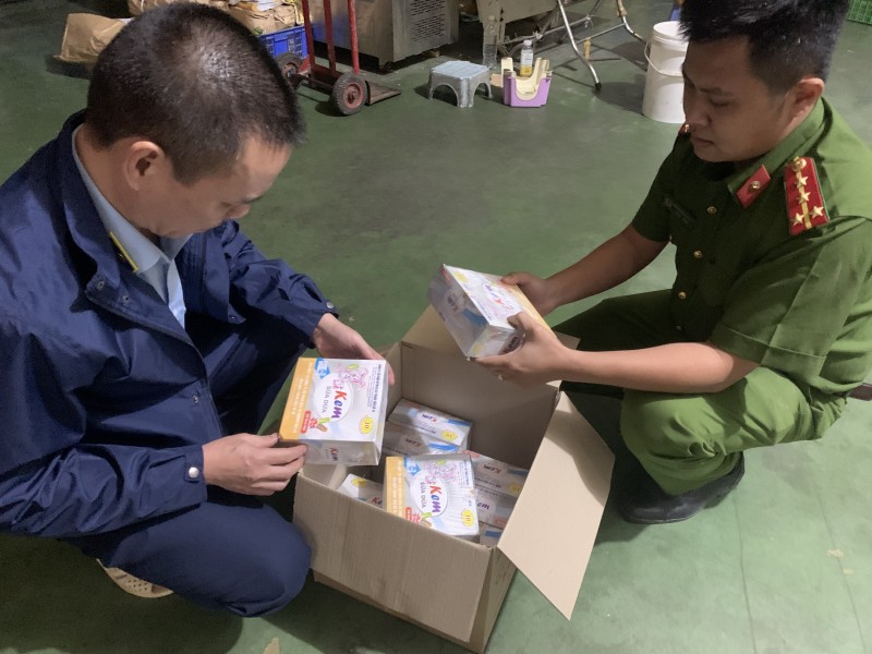 Quản lý thị trường Hà Nội: Phát hiện gần 10 tấn nguyên liệu sản xuất kem quá hạn sử dụng
