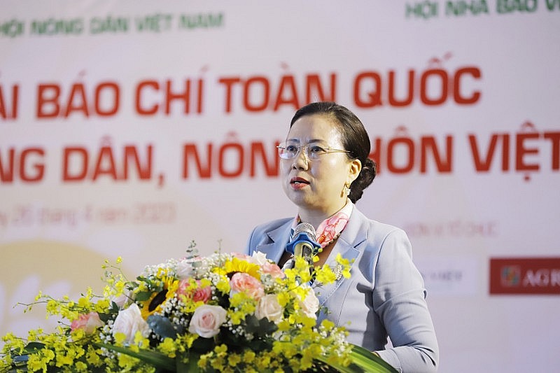  Bà Bùi Thị Thơm, Phó chủ tịch Trung ương Hội Nông dân Việt Nam phát biểu tại lễ phát động.