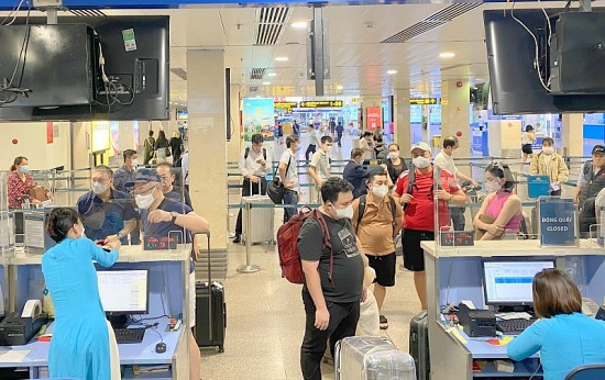 Sân bay Tân Sơn Nhất phục vụ gần 4.500 chuyến bay, đón khoảng 756 nghìn hành khách dịp Lễ 30/4
