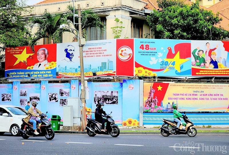 TP. Hồ Chí Minh rực rỡ cờ hoa chào mừng 48 năm ngày Giải phóng miền Nam