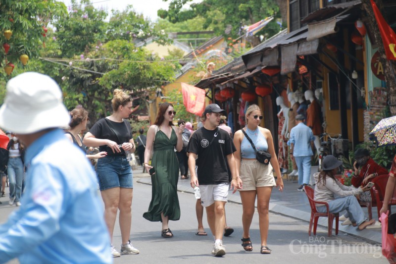 Khách tham quan và lưu trú du lịch tại Quảng Nam tăng cao so với cùng kỳ năm 2022