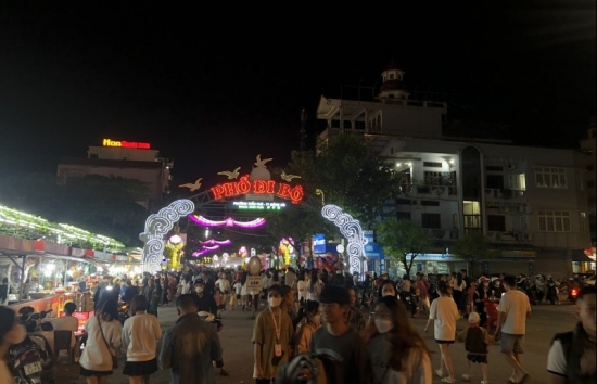 Quảng Ninh: Hơn 80.000 lượt khách đến Móng Cái trong 2 ngày 29 và 30/4