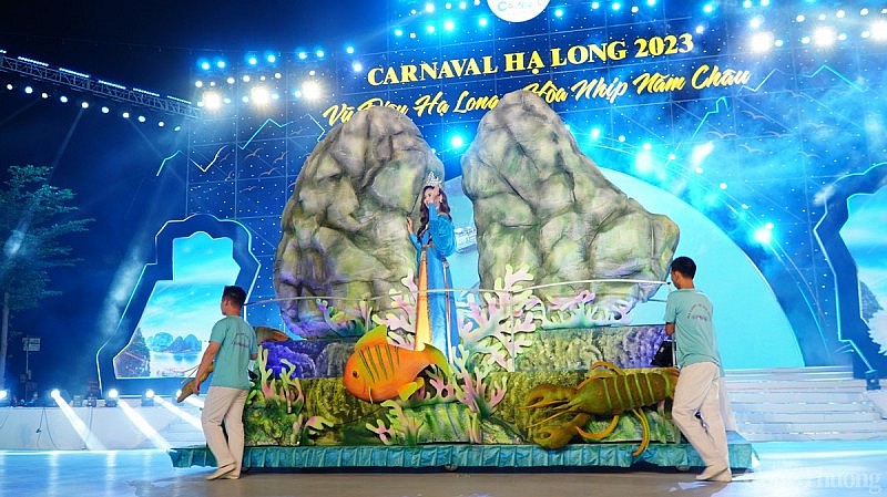 Rapper Đen Vâu khuấy động Carnaval Hạ Long 2023