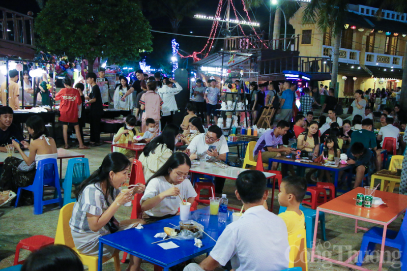 Đà Nẵng: Chợ đêm hút khách du lịch trong dịp nghỉ lễ 30/4 – 1/5
