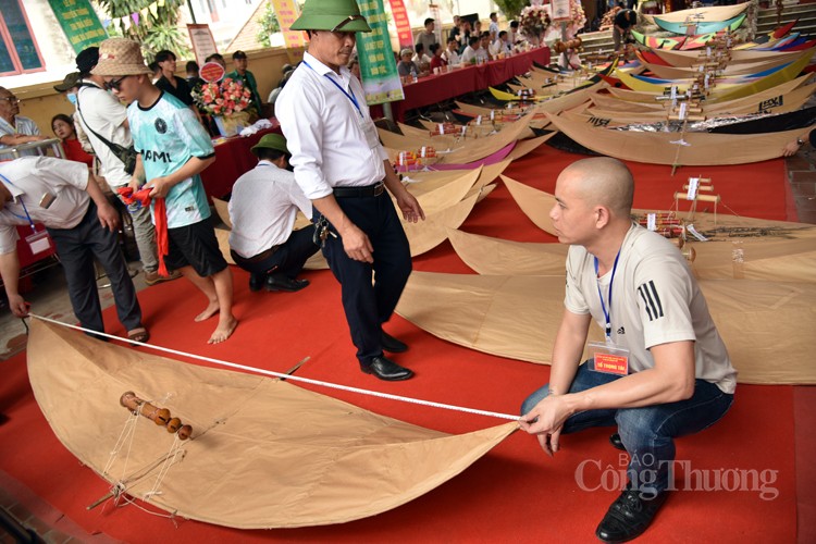 Lễ hội thi thả diều truyền thống tại Hà Nội