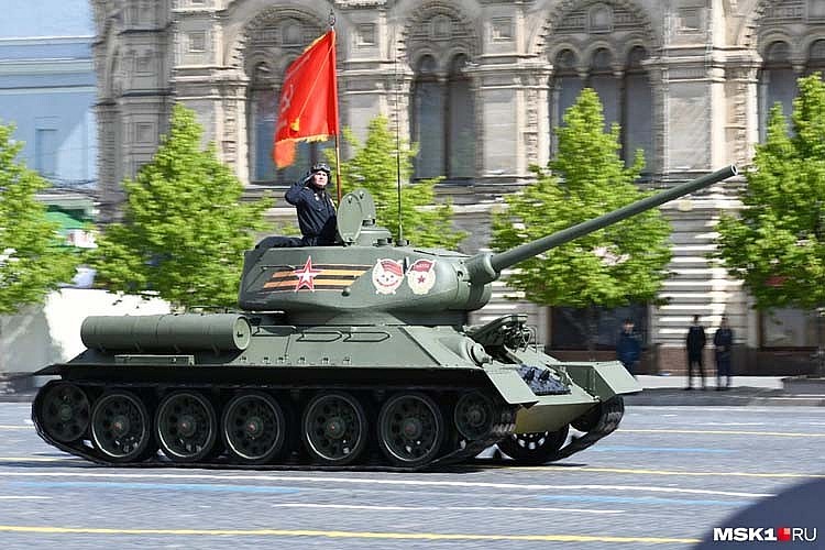 Cận cảnh dàn vũ khí “cực khủng” của Nga xuất hiện trong Lễ duyệt binh Ngày Chiến thắng