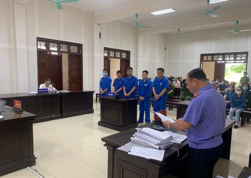Tỉnh Quảng Ninh: Xét xử 5 bị cáo về tội “Tham ô tài sản”