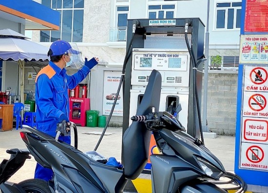 Giá xăng dầu hôm nay 11/5: Xăng tiếp tục giảm mạnh từ 1.306- 1.320 đồng/lít; giá dầu hạ 556-647 đồng/lít
