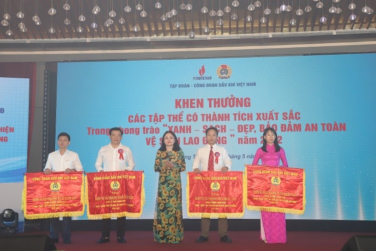 Công đoàn Dầu khí Việt Nam tôn vinh nhiều cá nhân xuất sắc tại lễ phát động tháng công nhân