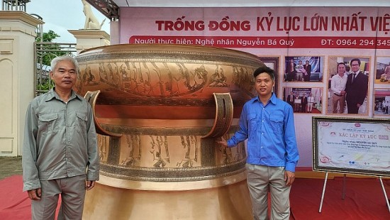 Chiêm ngưỡng trống đồng ở Thanh Hóa lớn nhất Việt Nam