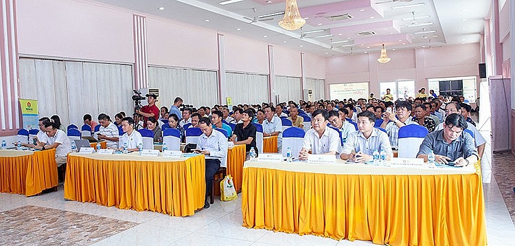 Hội thảo với khoảng 150 nông dân khu vực Đồng Tháp, Tiền Giang và Long An tham dự