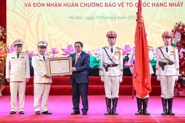 Thủ tướng Phạm Minh Chính dự kỷ niệm 70 năm Ngày truyền thống lực lượng an ninh kinh tế - Ảnh 3.