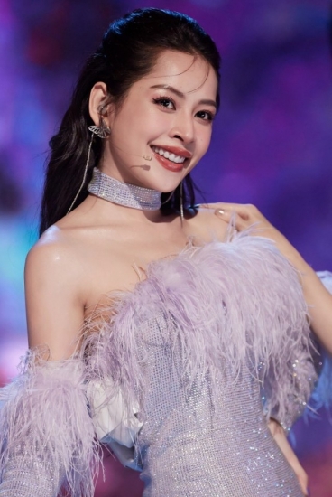 Chi Pu thắng lớn với sân khấu “See tình”, lên thẳng chức đội trưởng trên show Trung Quốc