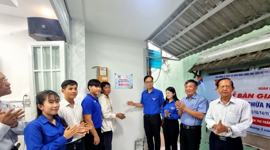Đoàn Thanh niên Tổng Công ty Khí Việt Nam trao tặng Nhà tình bạn tại Thị trấn Nhà Bè